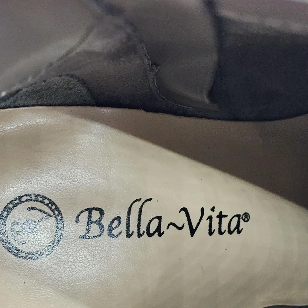Bella Vita Women's Elektra II Western Inspired Bootie Stone Crocodile- 8